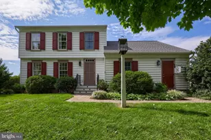 348 Squire Ln, Lititz, PA 17543 - Photo 1