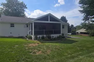 293 Tennyson Dr, Lancaster, PA 17602 - Photo 9
