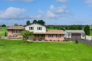 15 Sherrard Dr, Willow Street, PA 17584 - Photo 1