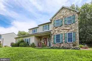 247 Hillcrest Ln, Elizabethtown, PA 17022 - Photo 3