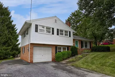 215 Main Street, Akron, PA 17501 - Photo 1