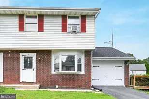 11 Clarendon Dr, Lancaster, PA 17603 - Photo 1