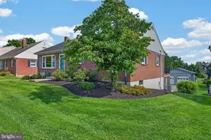 36 W Charlotte St, Millersville, PA 17551 - Photo 3