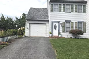 714 Fieldstone Ln, Elizabethtown, PA 17022 - Photo 1
