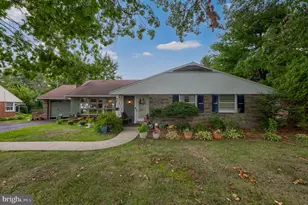 201 Murry Hill Dr, Lancaster, PA 17601 - Photo 1