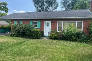 422 Redwood Dr, Lancaster, PA 17603 - Photo 3