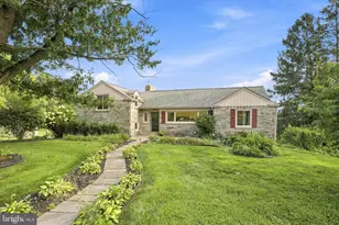 260 Blossom Hill Dr, Lancaster, PA 17601 - Photo 1