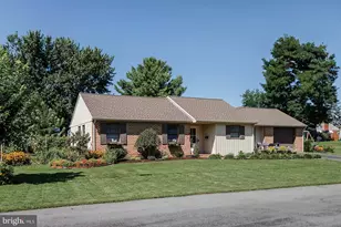 6350 Hollow Dr, East Petersburg, PA 17520 - Photo 3