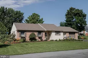 6350 Hollow Dr, East Petersburg, PA 17520 - Photo 1