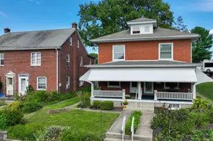 28 E Pine St, Ephrata, PA 17522 - Photo 3