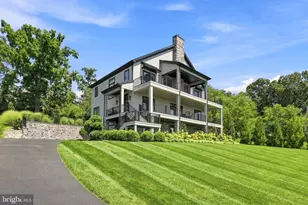 327 E Woods Dr, Lititz, PA 17543 - Photo 1