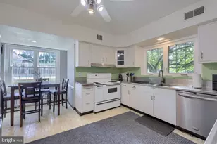 19 W King St, Ephrata, PA 17522 - Photo 13