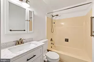 111 Tanglewood Ln, Lancaster, PA 17601 - Photo 7