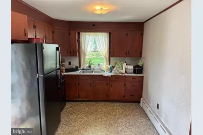 110 N Custer Avenue, New Holland, PA 17557 - Photo 7