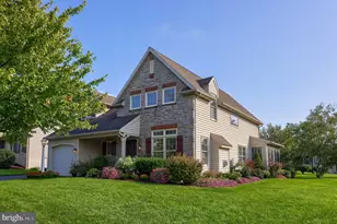 1077 Cambridge Dr, Manheim, PA 17545 - Photo 3