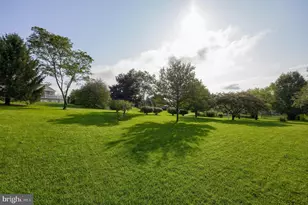 1077 Cambridge Dr, Manheim, PA 17545 - Photo 9