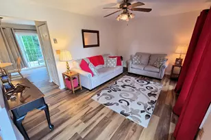 102 Garrett Cir, Ephrata, PA 17522 - Photo 3