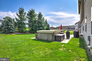 605 Hamaker Rd, Manheim, PA 17545 - Photo 5