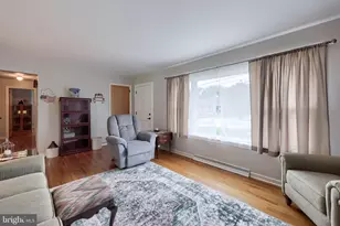 520 Lincoln Ave, Ephrata, PA 17522 - Photo 3