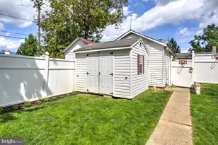 221 Brimmer Ave, New Holland, PA 17557 - Photo 9