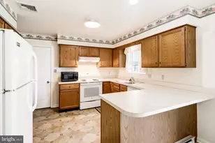 235 W Spruce St, New Holland, PA 17557 - Photo 13