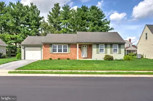 235 W Spruce St, New Holland, PA 17557 - Photo 1