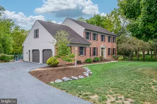 2874 Wimbledon Ln, Lancaster, PA 17601 - Photo 3