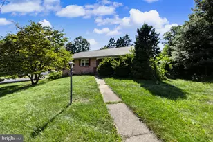 401 Penn View Dr, Millersville, PA 17551 - Photo 3