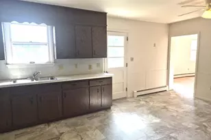215 Maple St, Gordonville, PA 17529 - Photo 7