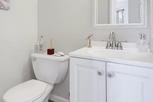 636 Royal View Dr, Lancaster, PA 17601 - Photo 9