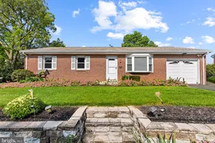910 Pine Hill Rd, Lititz, PA 17543 - Photo 1