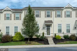 703 Danforth Cir, Willow Street, PA 17584 - Photo 1