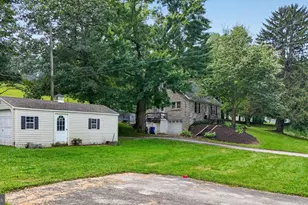 5124 Strasburg Rd, Kinzers, PA 17535 - Photo 9