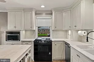 320 West End Ave, Manheim, PA 17545 - Photo 13