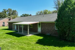 42 Oak Ln, Stevens, PA 17578 - Photo 5