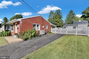 6287 Carpenter St, East Petersburg, PA 17520 - Photo 3