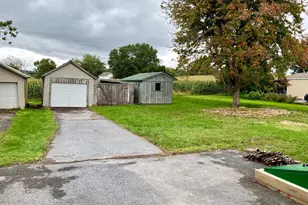 641 N Farmersville Rd, Ephrata, PA 17522 - Photo 11
