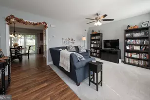636 Cobblestone Ln, Lancaster, PA 17601 - Photo 3