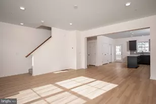 2437 Spring Water Cir, Lancaster, PA 17601 - Photo 5