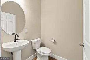 321 Freedom Dr, Ephrata, PA 17522 - Photo 9