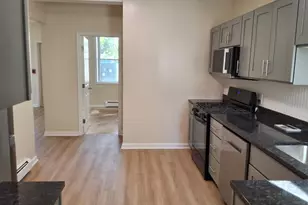 402 E Orange St, Lancaster, PA 17602 - Photo 3