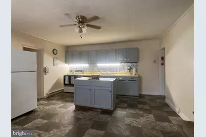 38 W Gramby Street, Manheim, PA 17545 - Photo 3