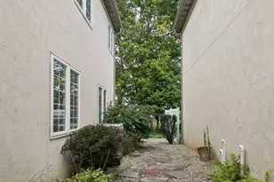 1089 Stillwood Cir, Lititz, PA 17543 - Photo 9