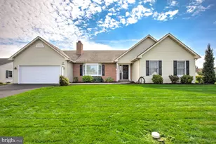 234 Hawthorn St, New Holland, PA 17557 - Photo 1
