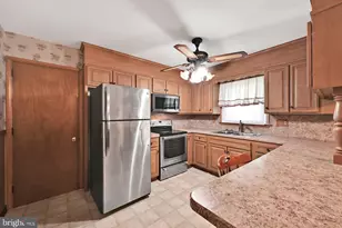 313 Parkview Dr, Manheim, PA 17545 - Photo 11