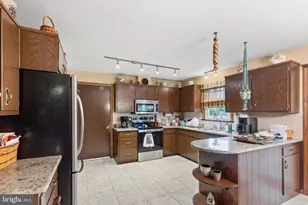 206 Mellinger Cir, Ephrata, PA 17522 - Photo 7