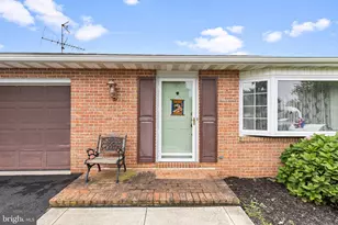 206 Mellinger Cir, Ephrata, PA 17522 - Photo 3