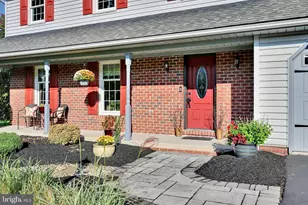 1429 Hickory Run Dr, Elizabethtown, PA 17022 - Photo 3