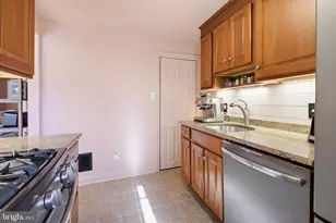 554 E Frederick St, Lancaster, PA 17602 - Photo 11