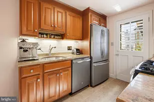 554 E Frederick St, Lancaster, PA 17602 - Photo 9